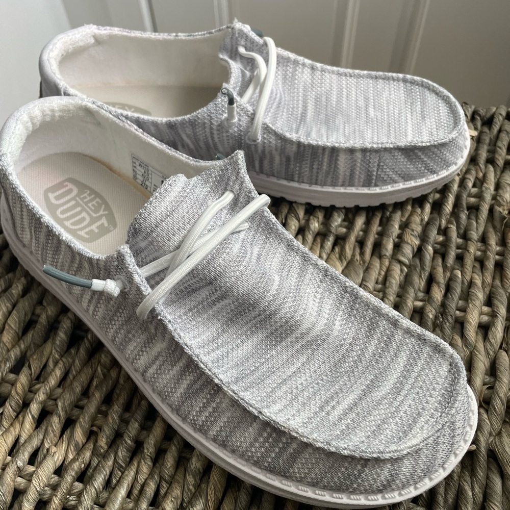 🆕 Women's Hey Dudes Gray, Slip-On Loafers, Moccasin Style Size 11 NEW - Picture 3 of 10